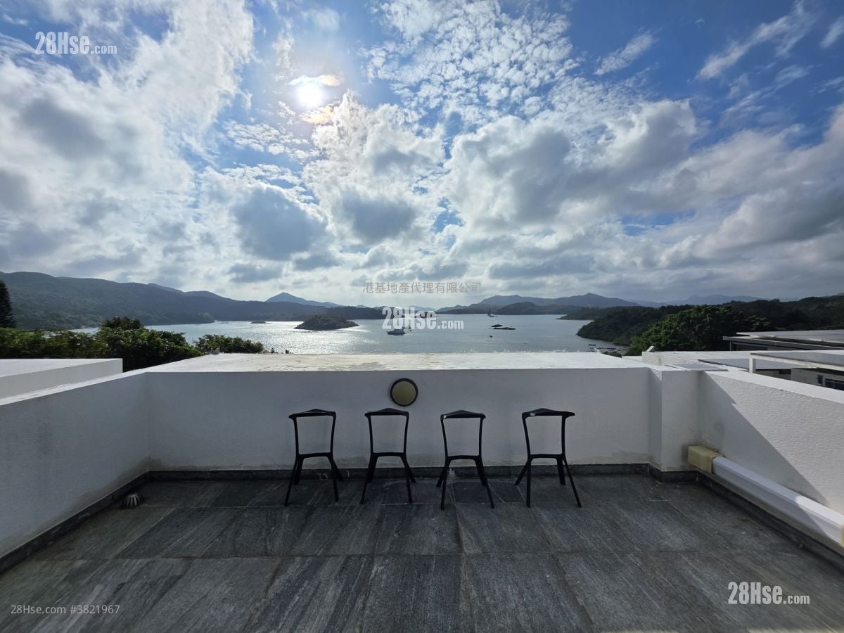 Tsam Chuk Wan Village Rental 5+ Bedrooms , 3 Bathrooms 2,100 ft²