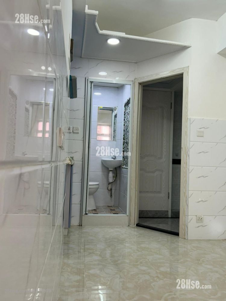 美華樓 租盤 130 平方呎