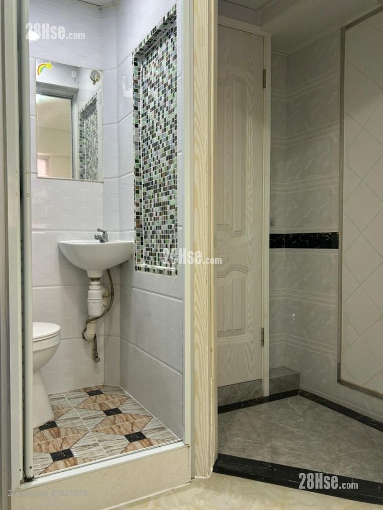 美華樓 租盤 130 平方呎