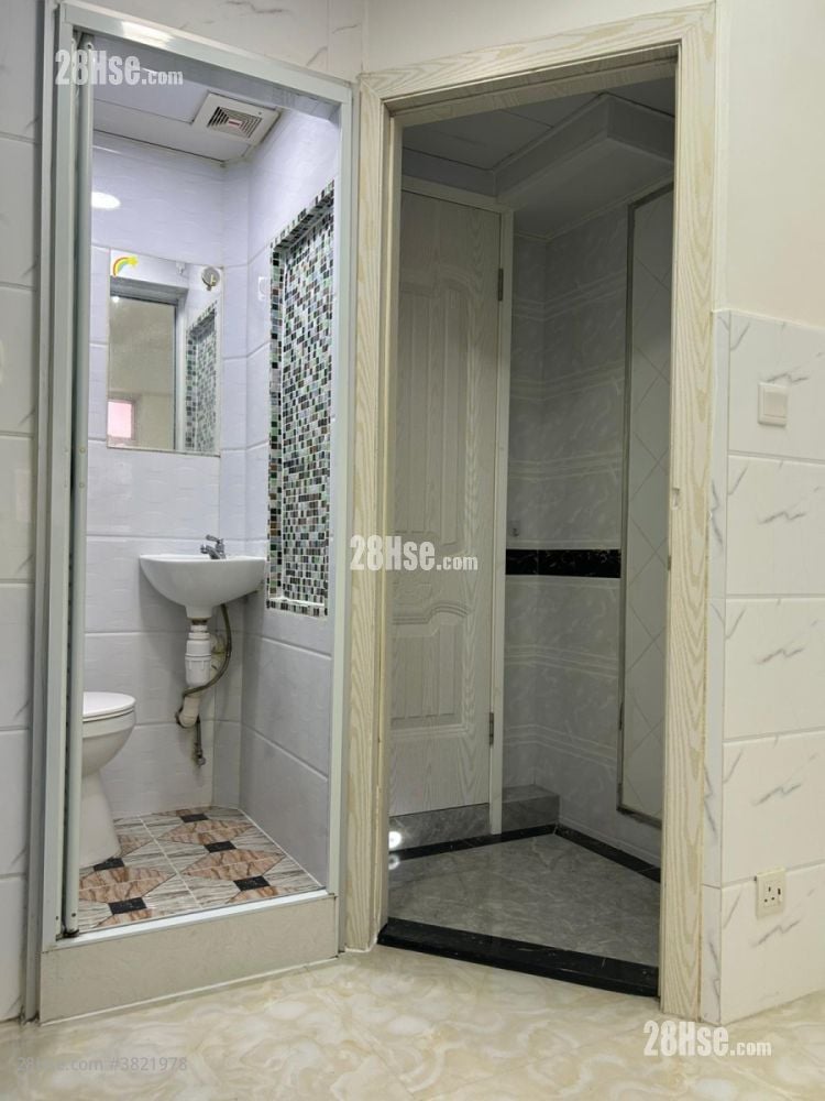 美華樓 租盤 130 平方呎