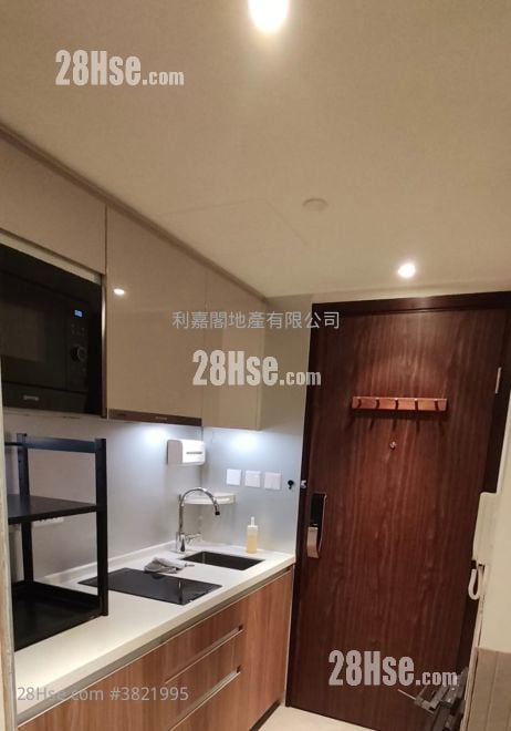 Ava62 Sell Studio , 1 Bathroom 200 ft²