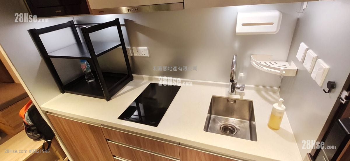 Ava62 Sell Studio , 1 Bathroom 200 ft²