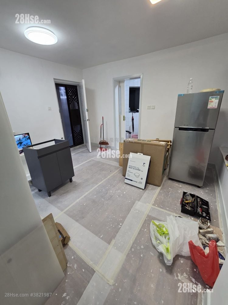 筲箕湾广场 租盘 2 房 388 平方尺