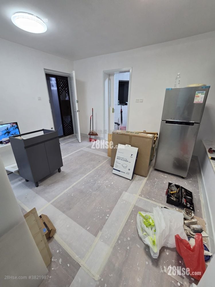 筲箕湾广场 租盘 2 房 388 平方尺