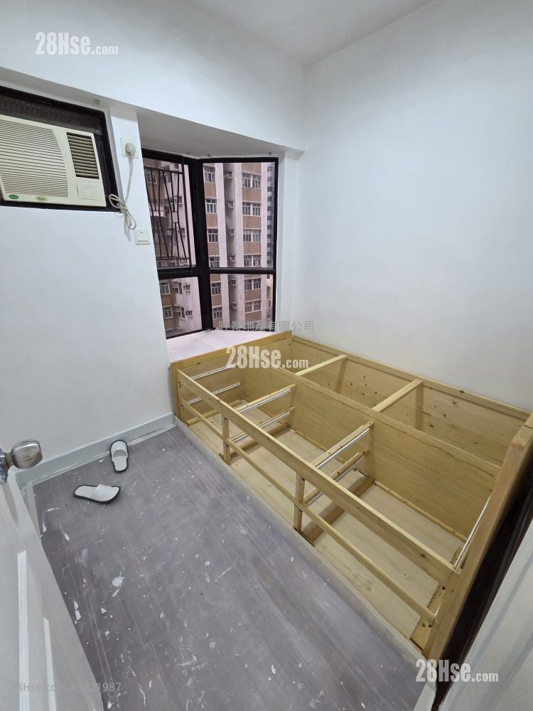 筲箕湾广场 租盘 2 房 388 平方尺