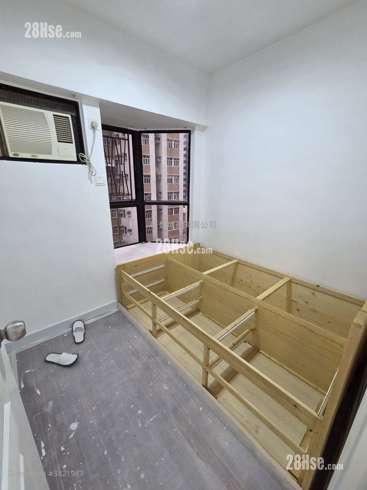 筲箕湾广场 租盘 2 房 388 平方尺