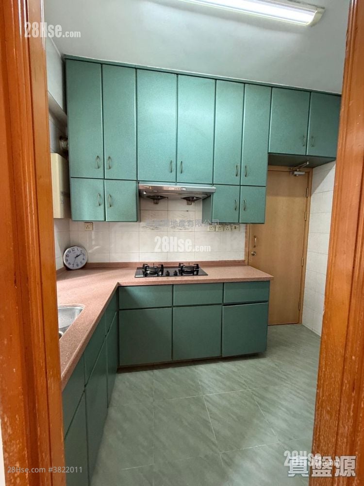 Wing Ying Mansion Sell 3 Bedrooms , 2 Bathrooms 980 ft²