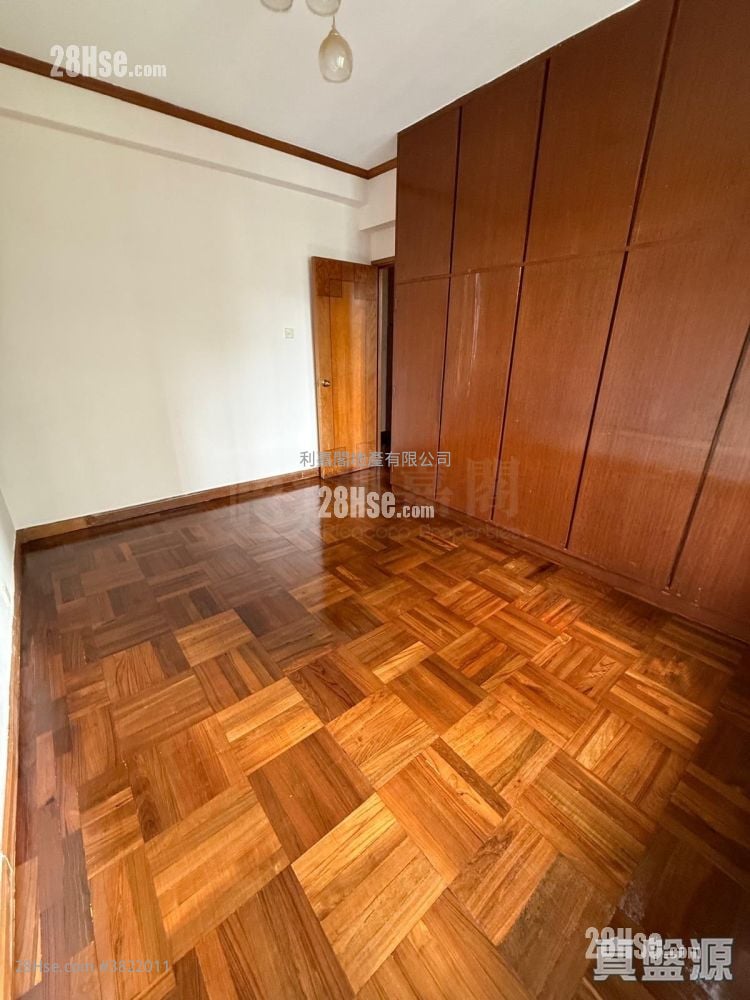 Wing Ying Mansion Sell 3 Bedrooms , 2 Bathrooms 980 ft²