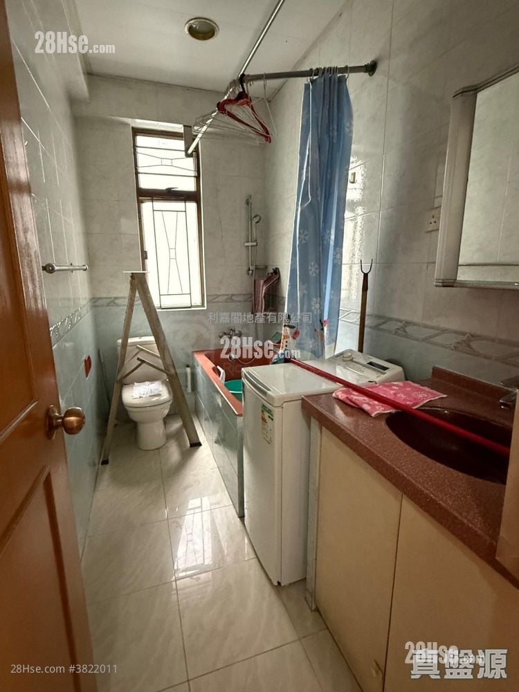 Wing Ying Mansion Sell 3 Bedrooms , 2 Bathrooms 980 ft²