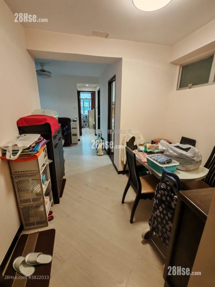 Pearl Court Sell 2 Bedrooms , 1 Bathroom 435 ft²