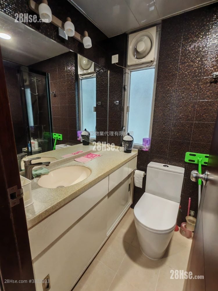 Pearl Court Sell 2 Bedrooms , 1 Bathroom 435 ft²