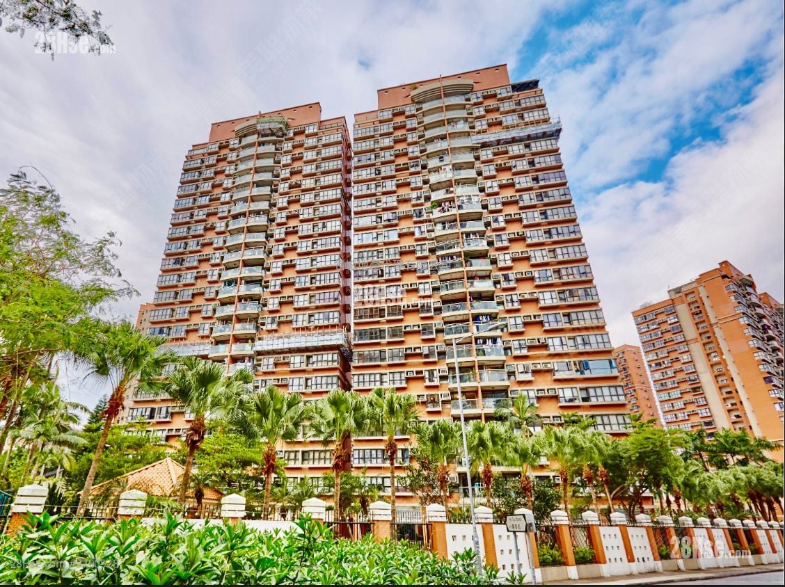 Parc Royale Sell 1,241 ft²
