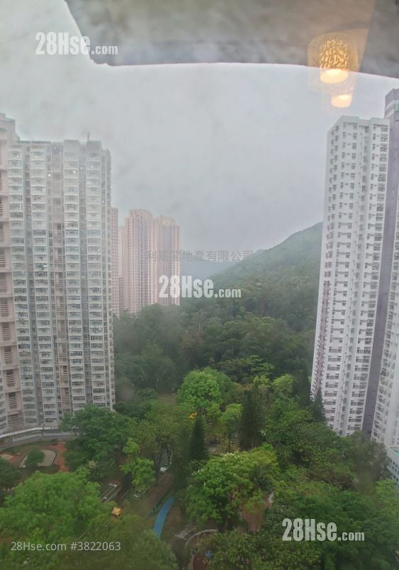 Yan Shing Court Sell 3 Bedrooms , 1 Bathroom 645 ft²