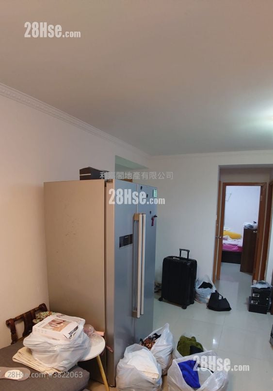 Yan Shing Court Sell 3 Bedrooms , 1 Bathroom 645 ft²