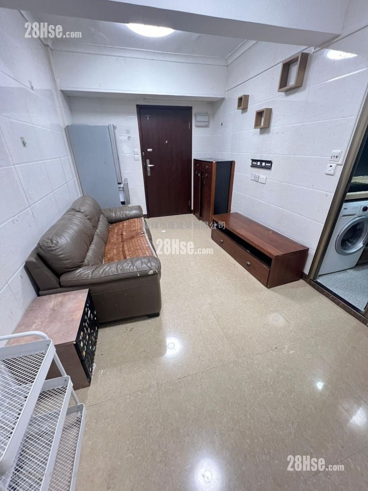 Tenement House Sell 4 Bedrooms , 4 Bathrooms 620 ft²