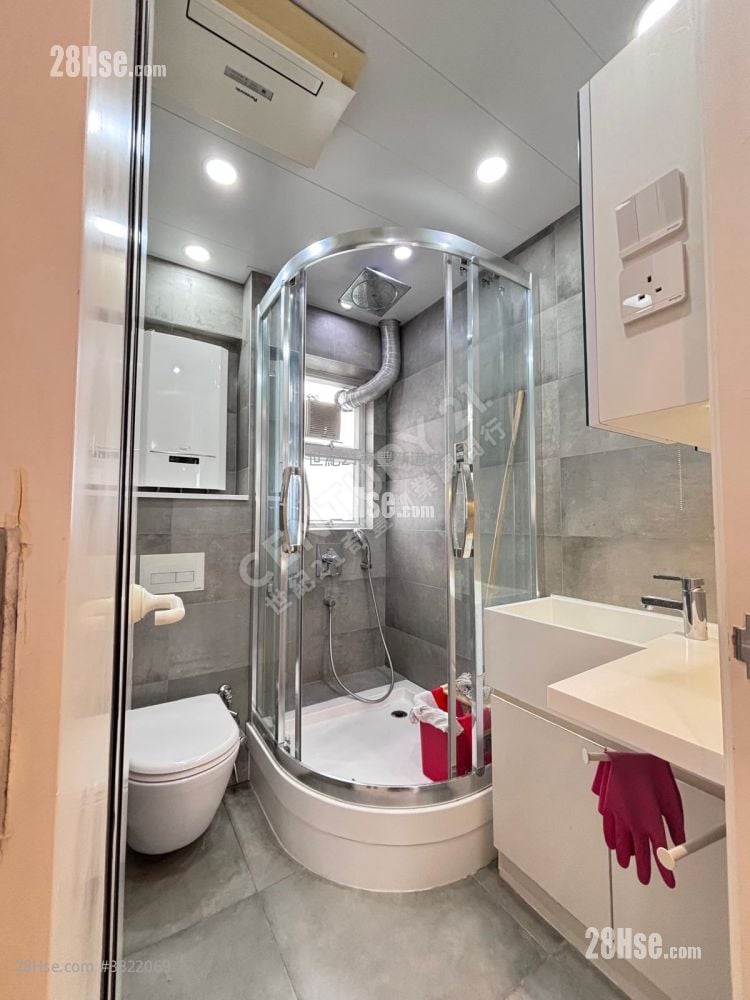 Sunshine City Sell 4 Bedrooms , 2 Bathrooms 932 ft²