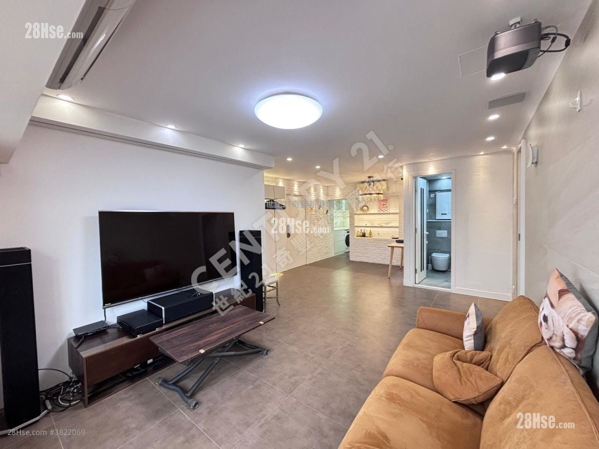 Sunshine City Sell 4 Bedrooms , 2 Bathrooms 932 ft²