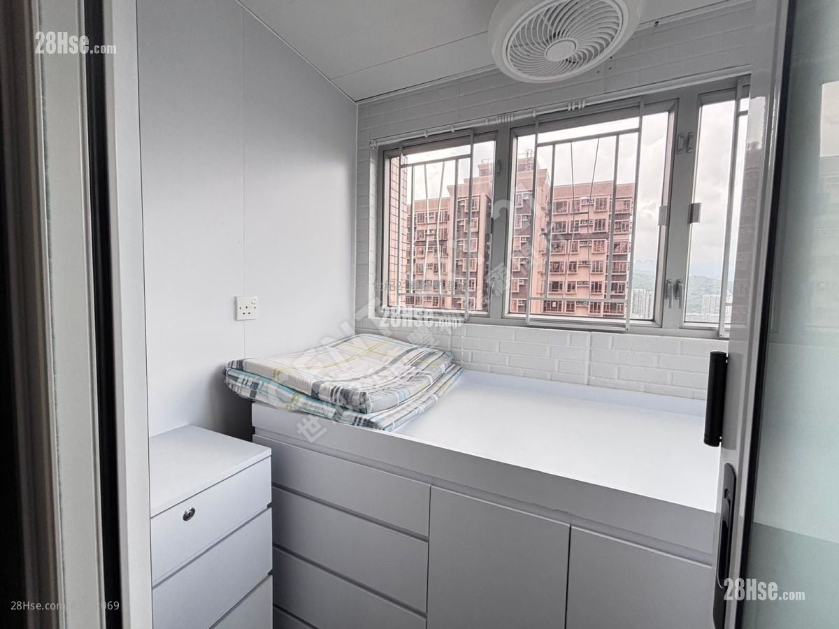 Sunshine City Sell 4 Bedrooms , 2 Bathrooms 932 ft²