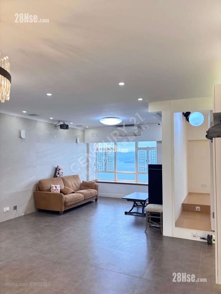 Sunshine City Sell 4 Bedrooms , 2 Bathrooms 932 ft²