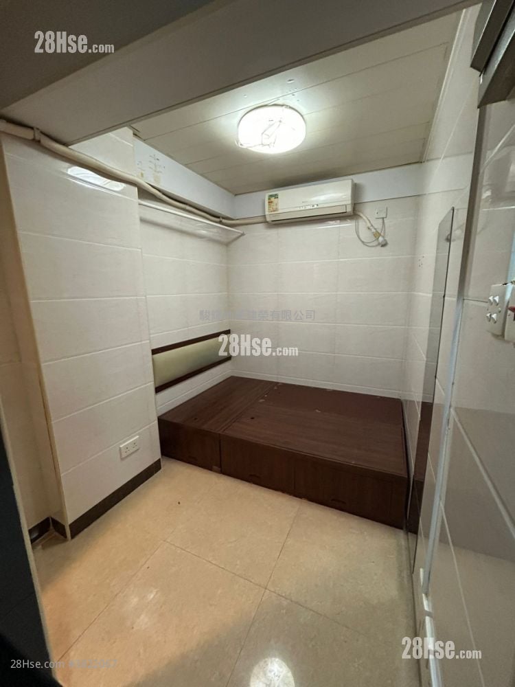 Tenement House Sell 4 Bedrooms , 4 Bathrooms 620 ft²