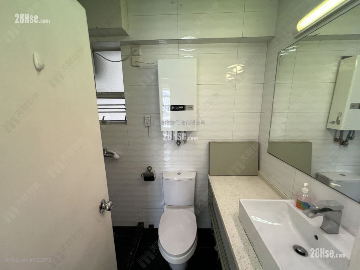 Sceneway Garden Sell 3 Bedrooms , 1 Bathroom 612 ft²