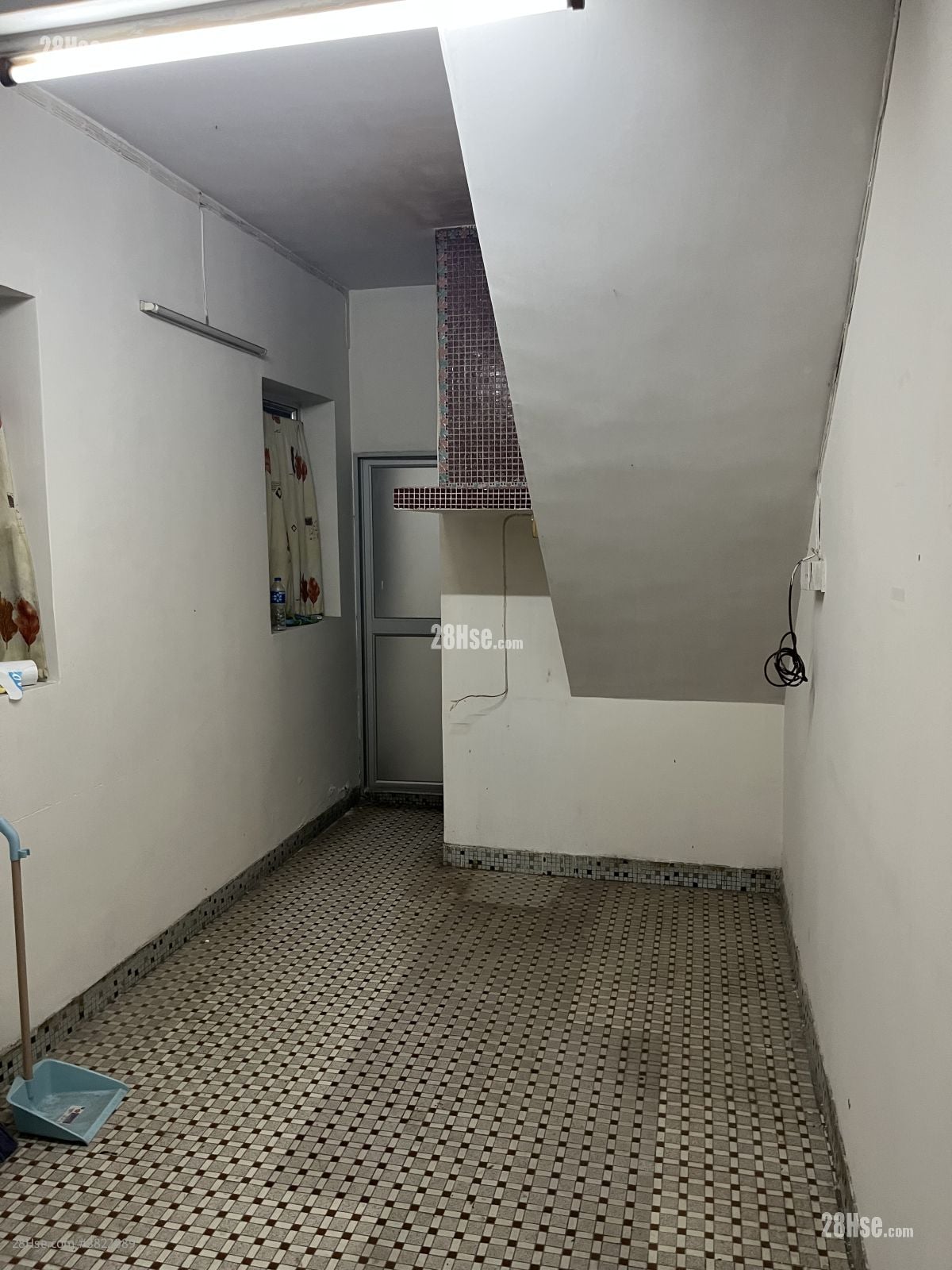 Shek Po Tsuen Rental 3 Bedrooms , 1 Bathroom 700 ft²