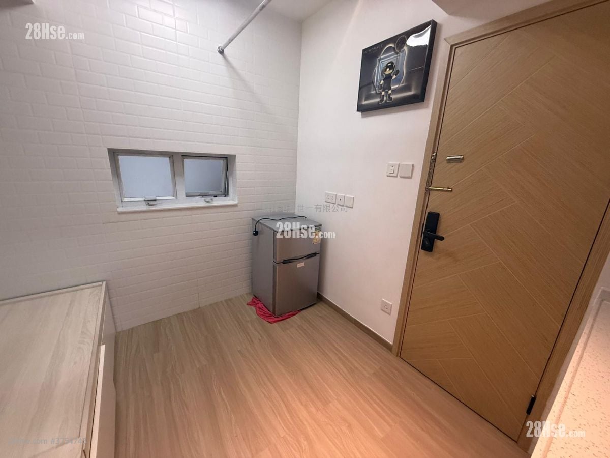 有利大廈 租盤 開放式間隔 , 1 浴室 150 平方呎