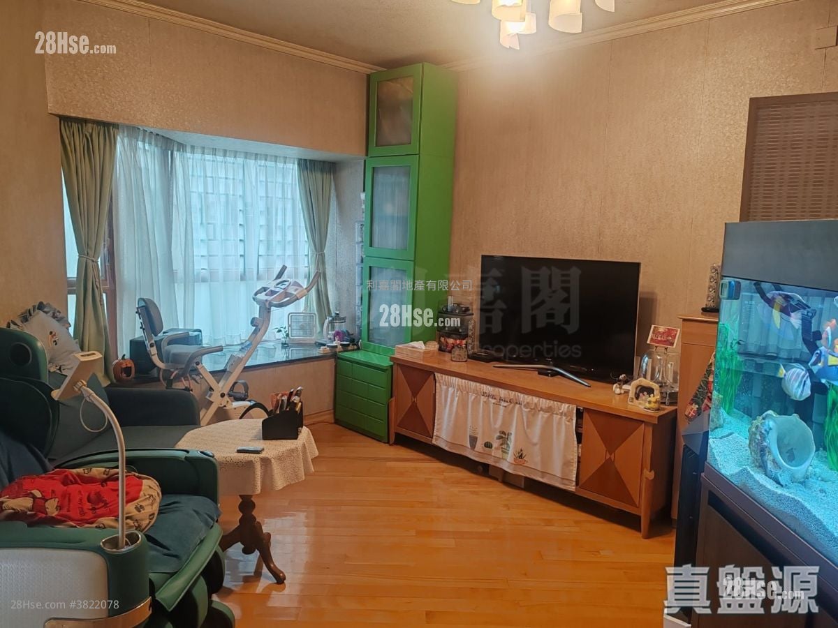 Greenpark Villa Sell 3 Bedrooms , 2 Bathrooms 716 ft²