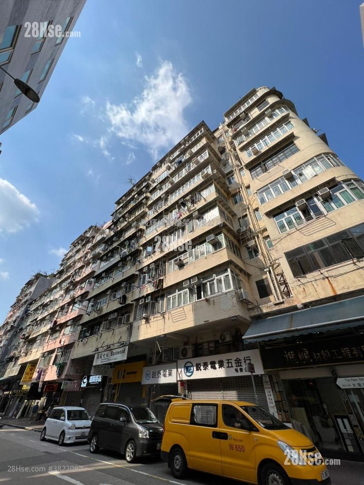 Tenement House Sell 4 Bedrooms , 4 Bathrooms 620 ft²