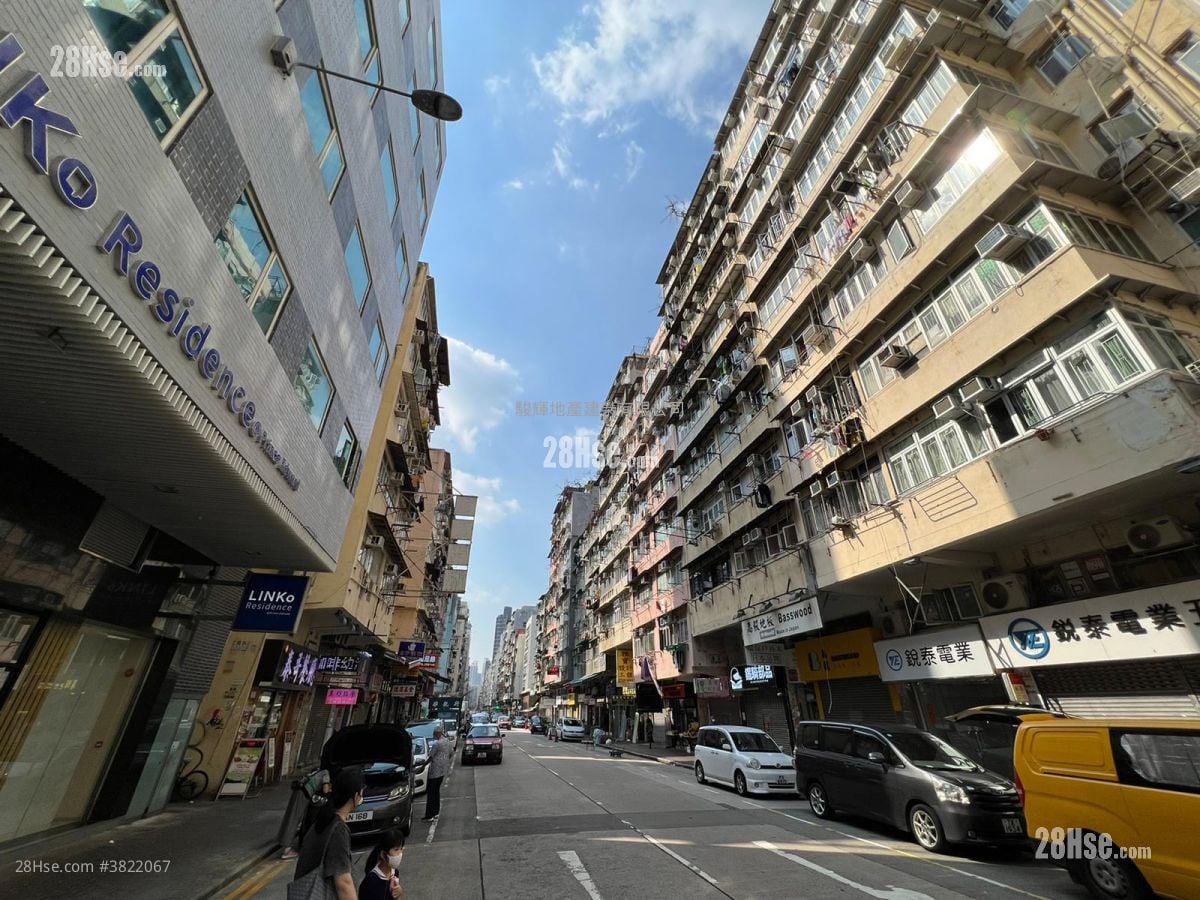 Tenement House Sell 4 Bedrooms , 4 Bathrooms 620 ft²