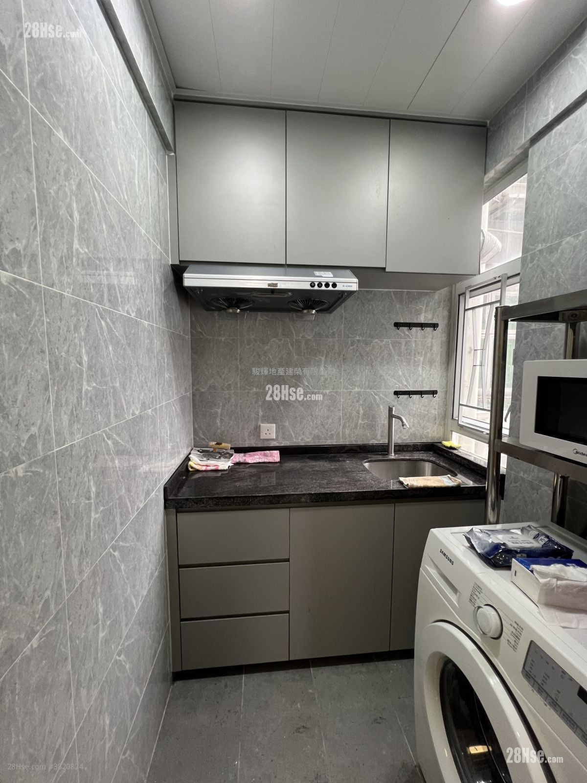 南昌戲院大廈 租盤 3 房 , 1 浴室 381 平方呎