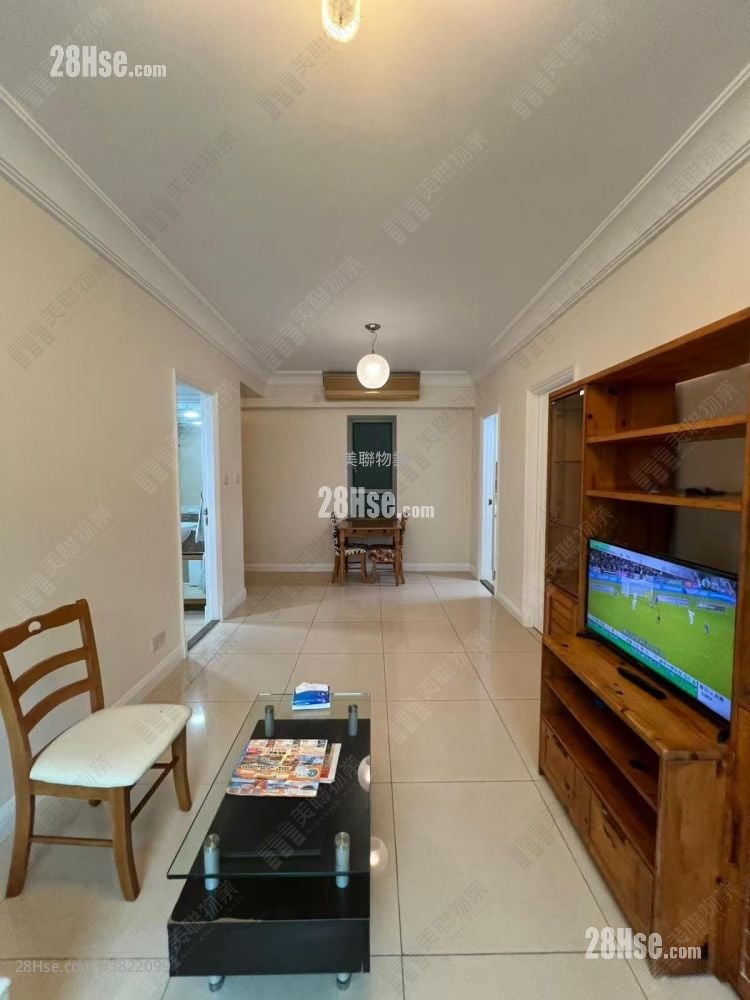 living room: Caribbean Coast Sell 2 Bedrooms , 1 Bathroom 518 ft²