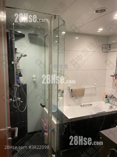 君臨天下 租盤 3 房 , 2 浴室 1,049 平方呎