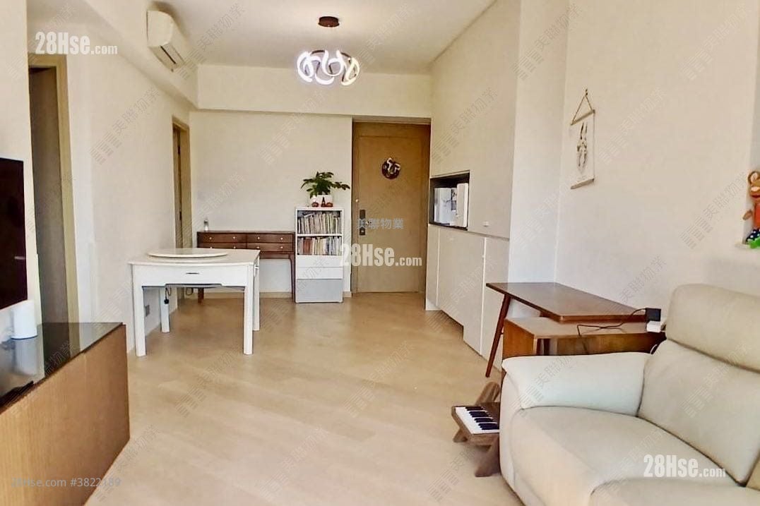 The Arles Rental 3 Bedrooms , 2 Bathrooms 945 ft²