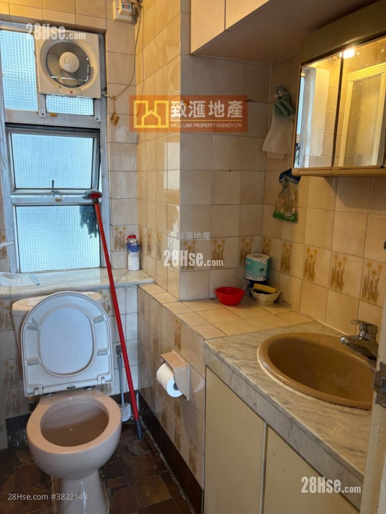 Sun Kwai Hing Gardens Sell 2 Bedrooms 480 ft²