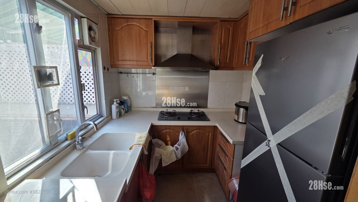 Fairview Park Sell 3 Bedrooms , 3 Bathrooms 950 ft²