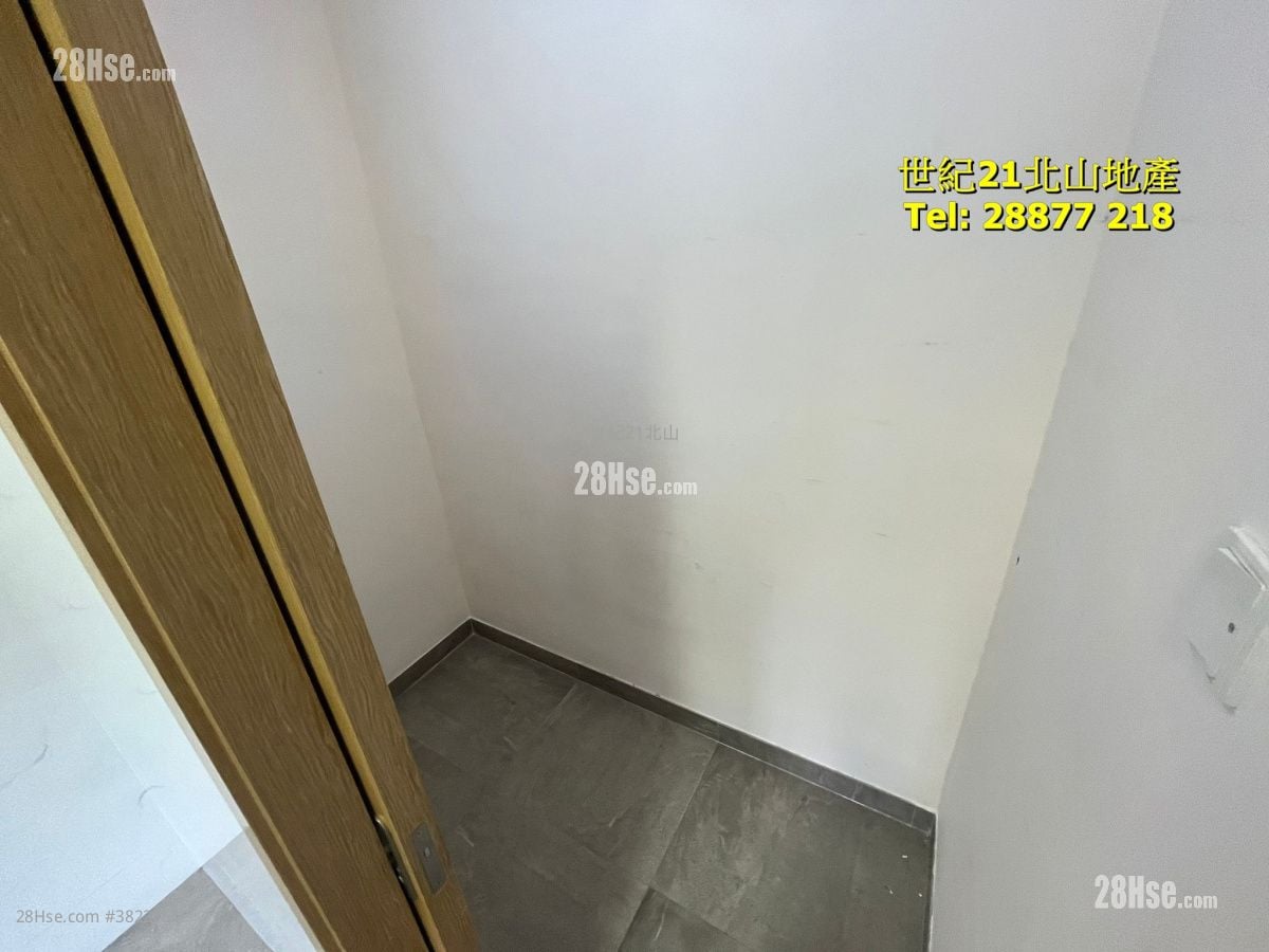 Dragon Court Rental 3 Bedrooms , 2 Bathrooms 1,143 ft²