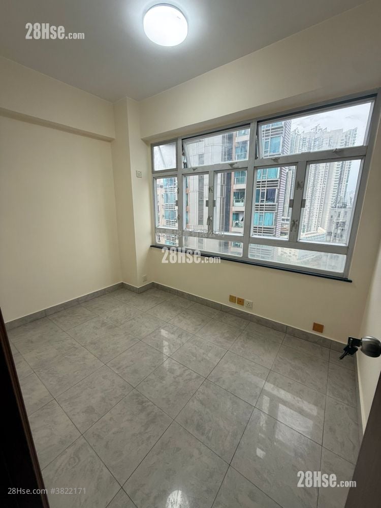 Ellen Building Sell 3 Bedrooms 463 ft²