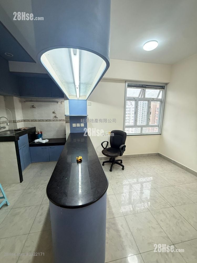 Ellen Building Sell 3 Bedrooms 463 ft²