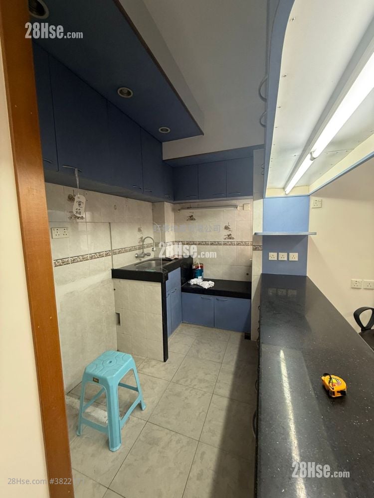 Ellen Building Sell 3 Bedrooms 463 ft²