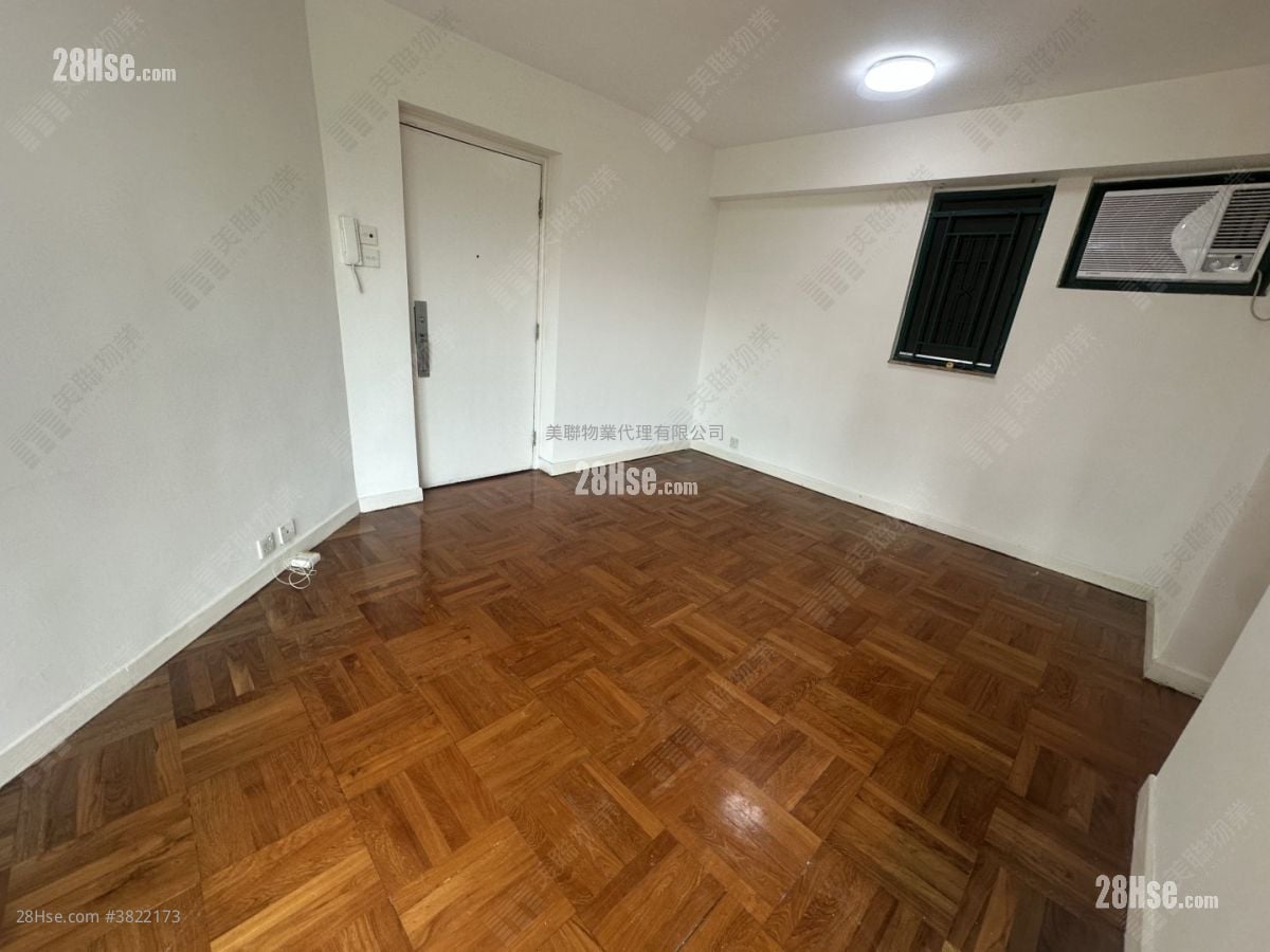 Galaxia Sell 3 Bedrooms 593 ft²