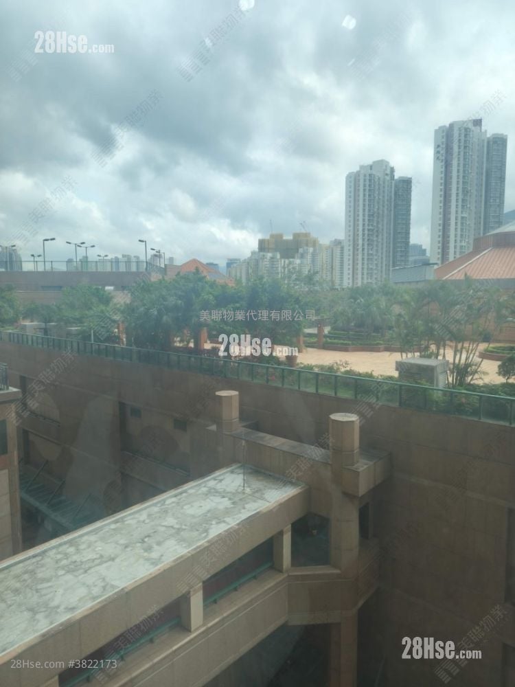 Galaxia Sell 3 Bedrooms 593 ft²