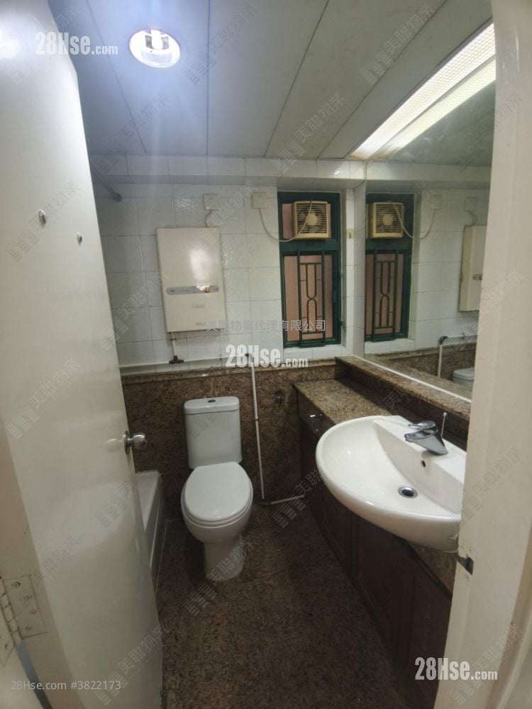 Galaxia Sell 3 Bedrooms 593 ft²