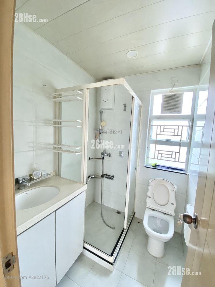 Village Sell 700 ft²