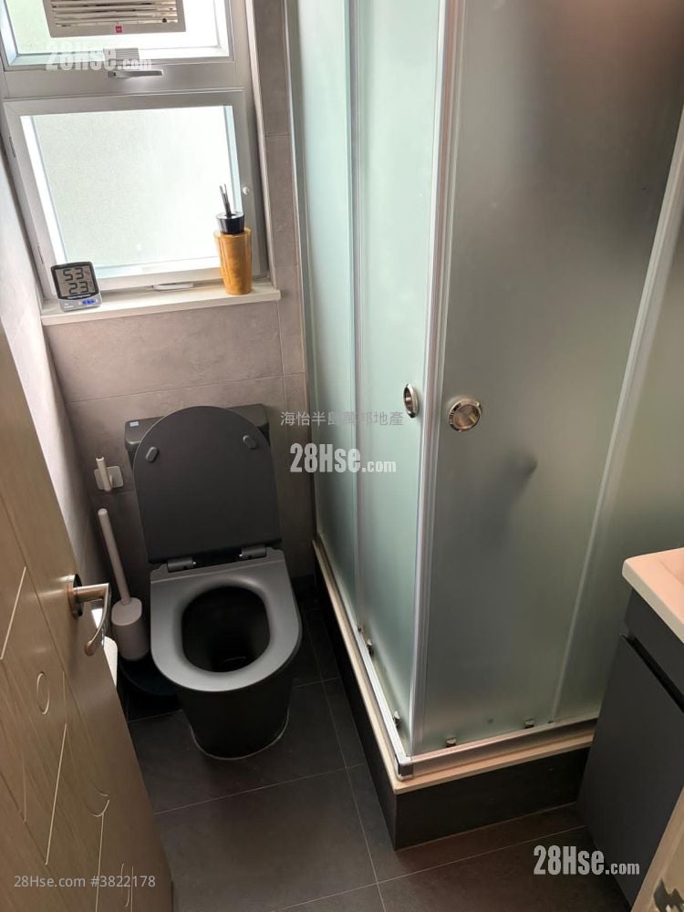 South Horizons Sell 3 Bedrooms , 2 Bathrooms 592 ft²