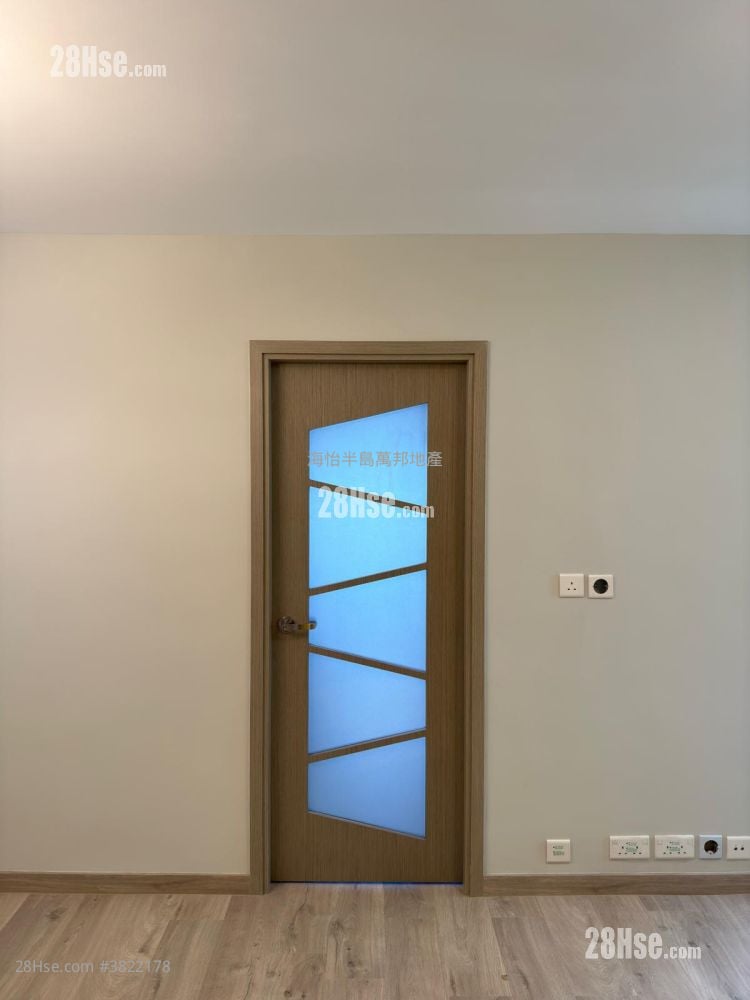 South Horizons Sell 3 Bedrooms , 2 Bathrooms 592 ft²