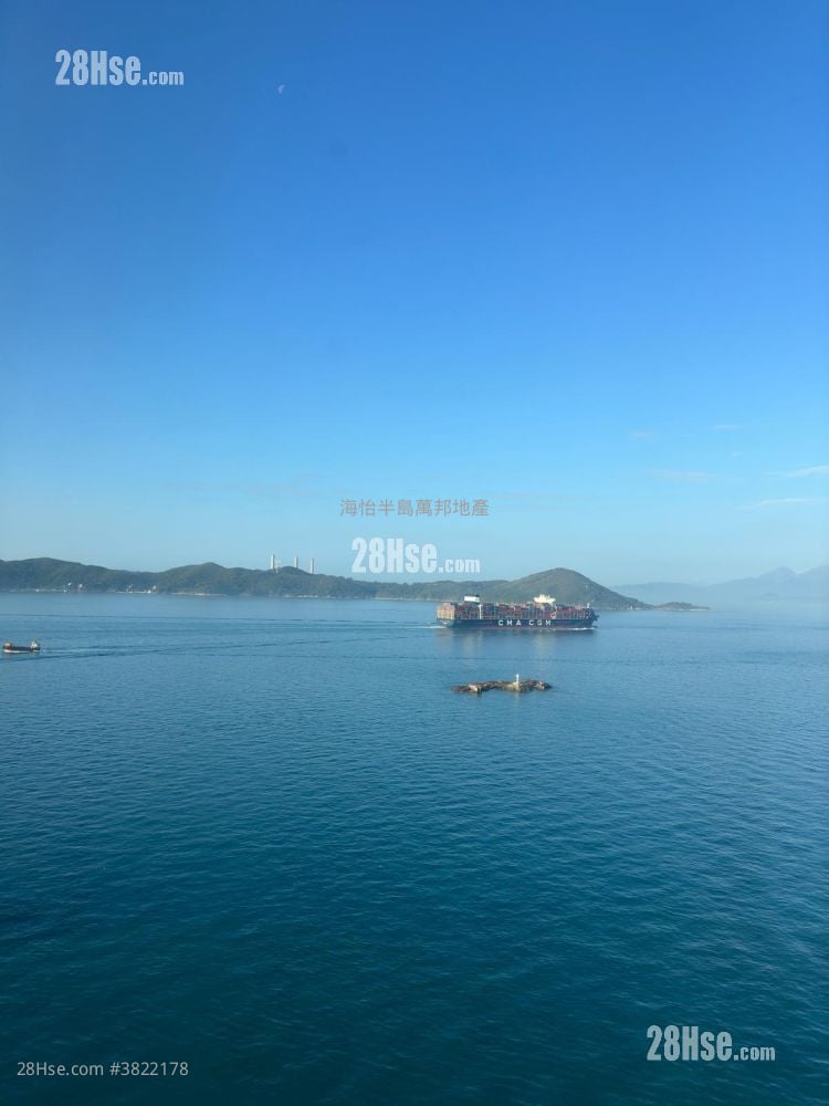 South Horizons Sell 3 Bedrooms , 2 Bathrooms 592 ft²