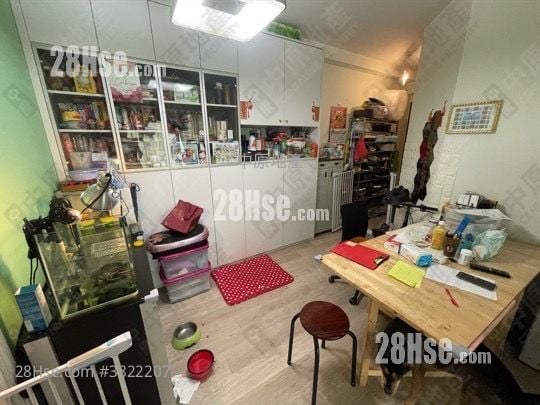 Uptown Sell 3 Bedrooms 759 ft²