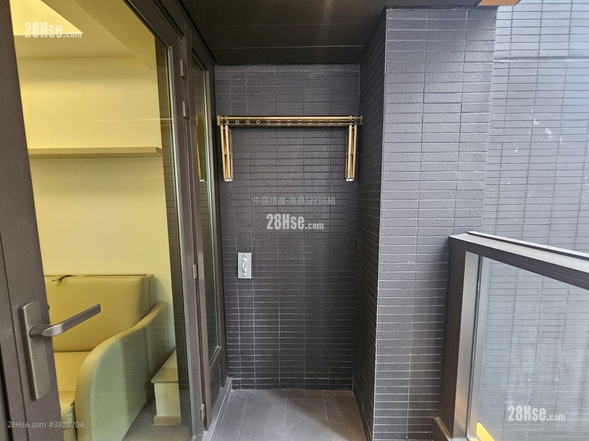 Bright Moon Rental 1 Bedroom , 1 Bathroom 337 ft²