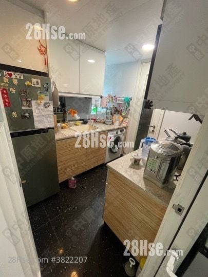 Uptown Sell 3 Bedrooms 759 ft²